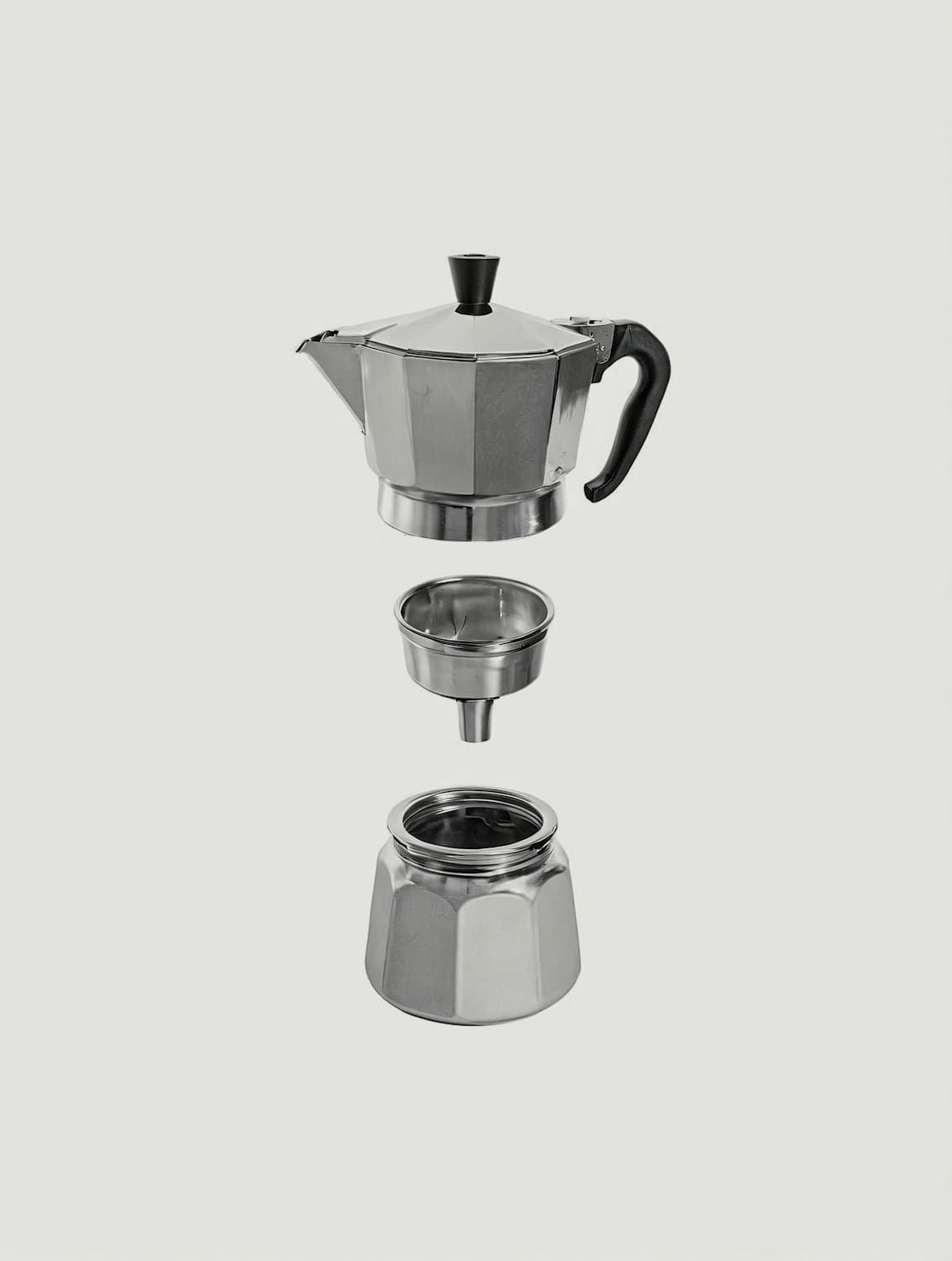 Cafetera italiana desarmada en sus partes